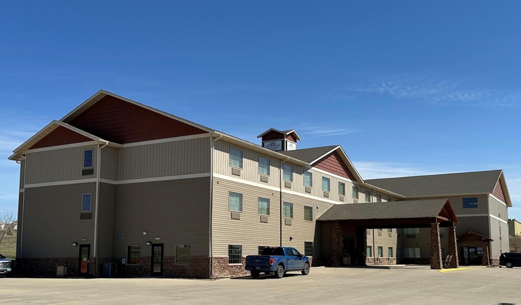 The Watford Hotel Watford City Ngoại thất bức ảnh