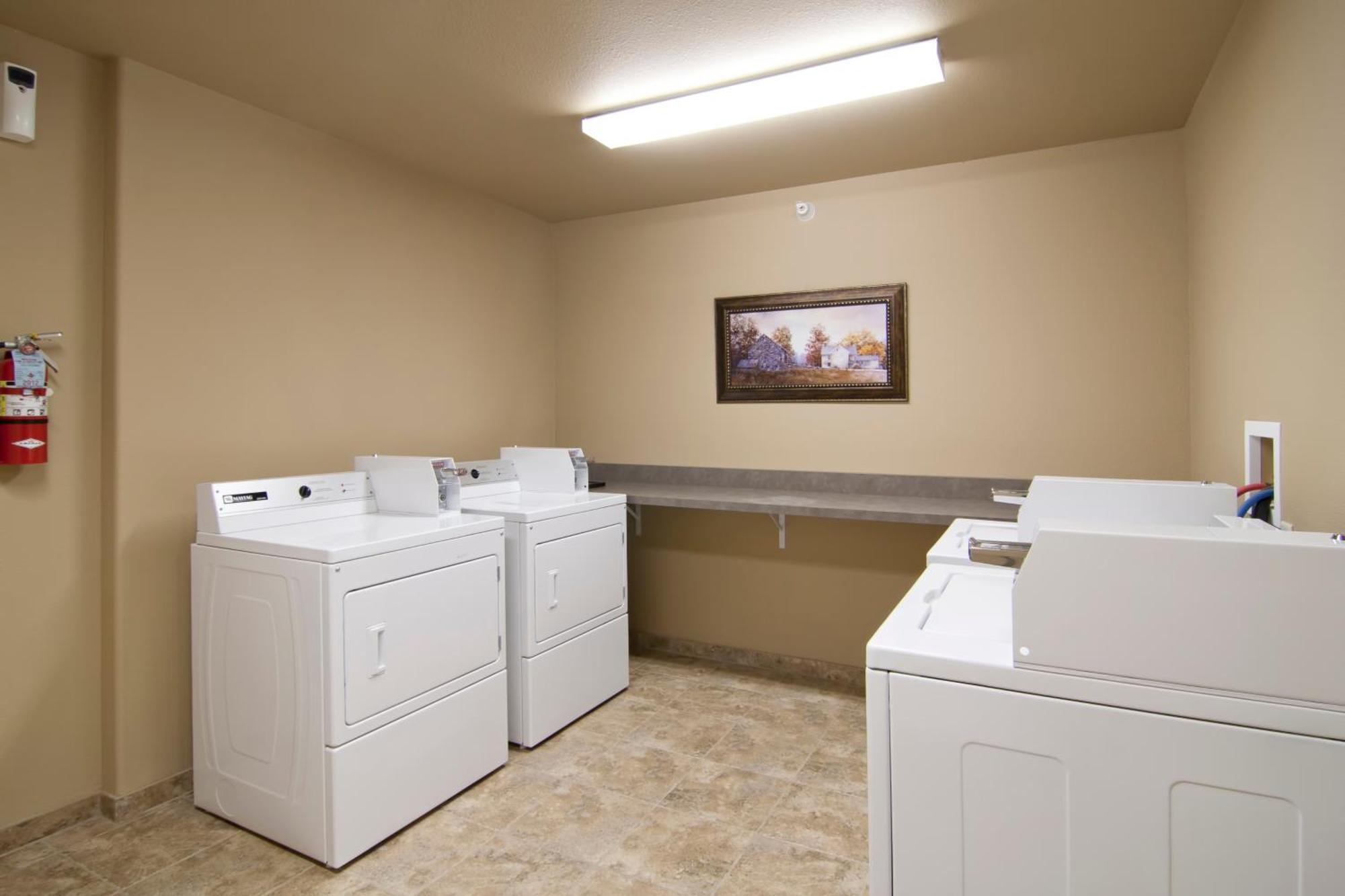 The Watford Hotel Watford City Ngoại thất bức ảnh