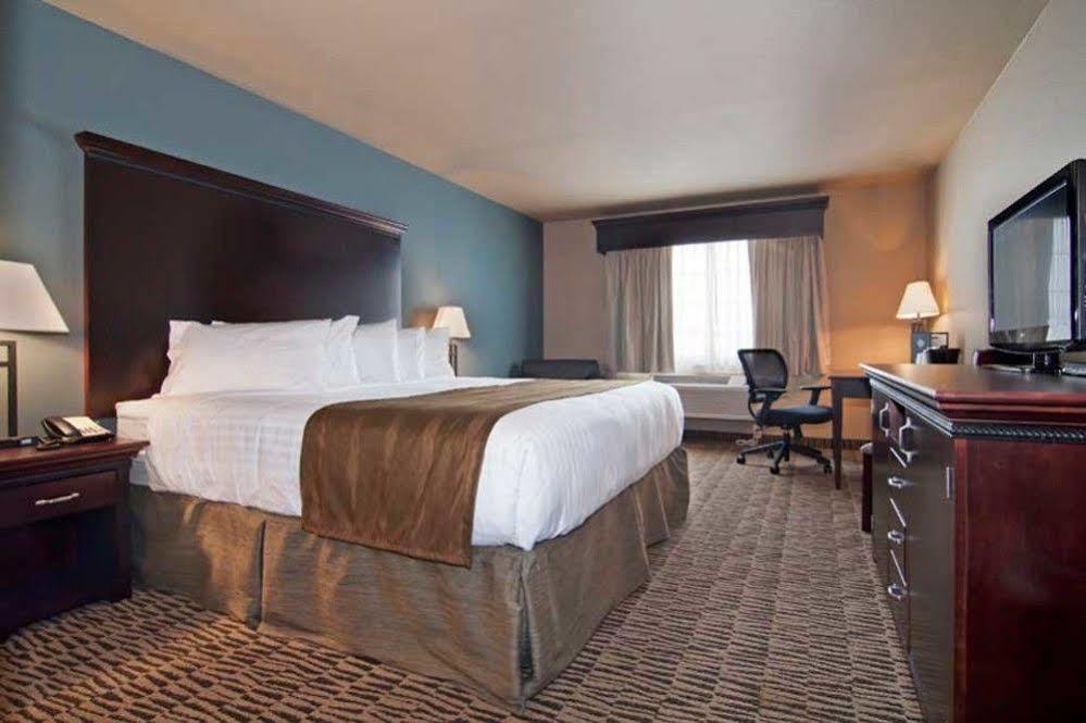 The Watford Hotel Watford City Ngoại thất bức ảnh