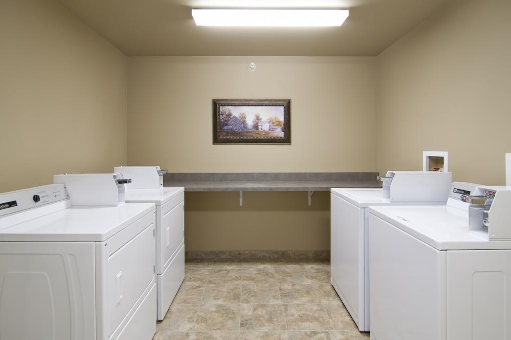 The Watford Hotel Watford City Ngoại thất bức ảnh