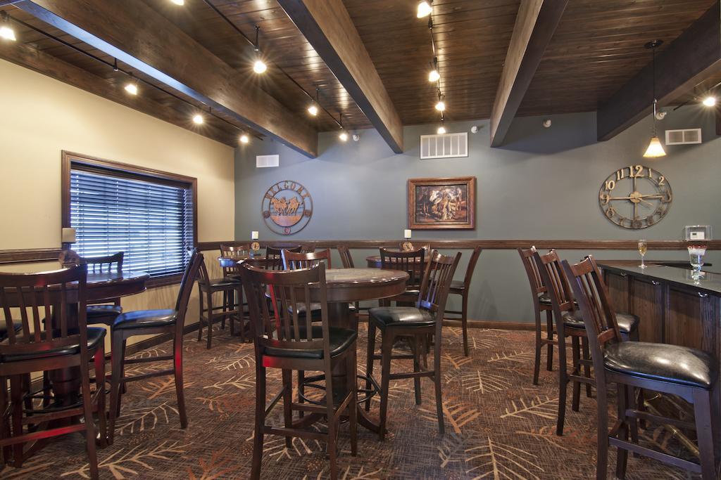 The Watford Hotel Watford City Ngoại thất bức ảnh